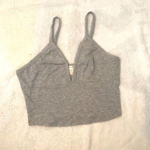 Basic grey crop/tank